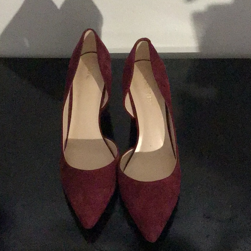 Brand new burgundy suede heels